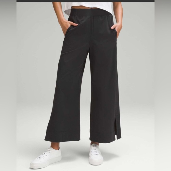Lululemon Stretch Woven High Rise Wide Leg Cropped Pants Size XL